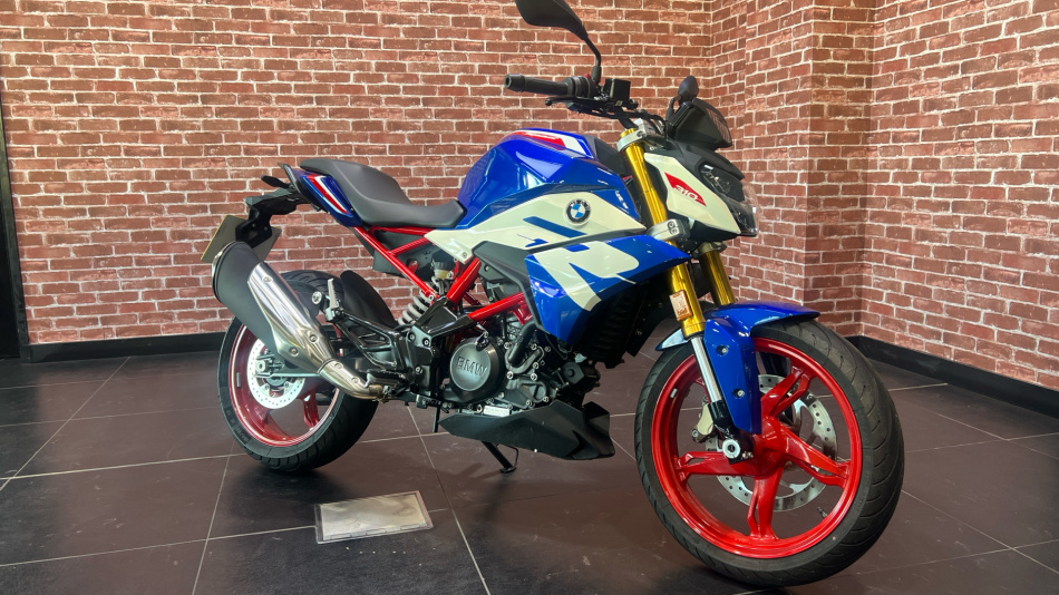 BMW G310 R 